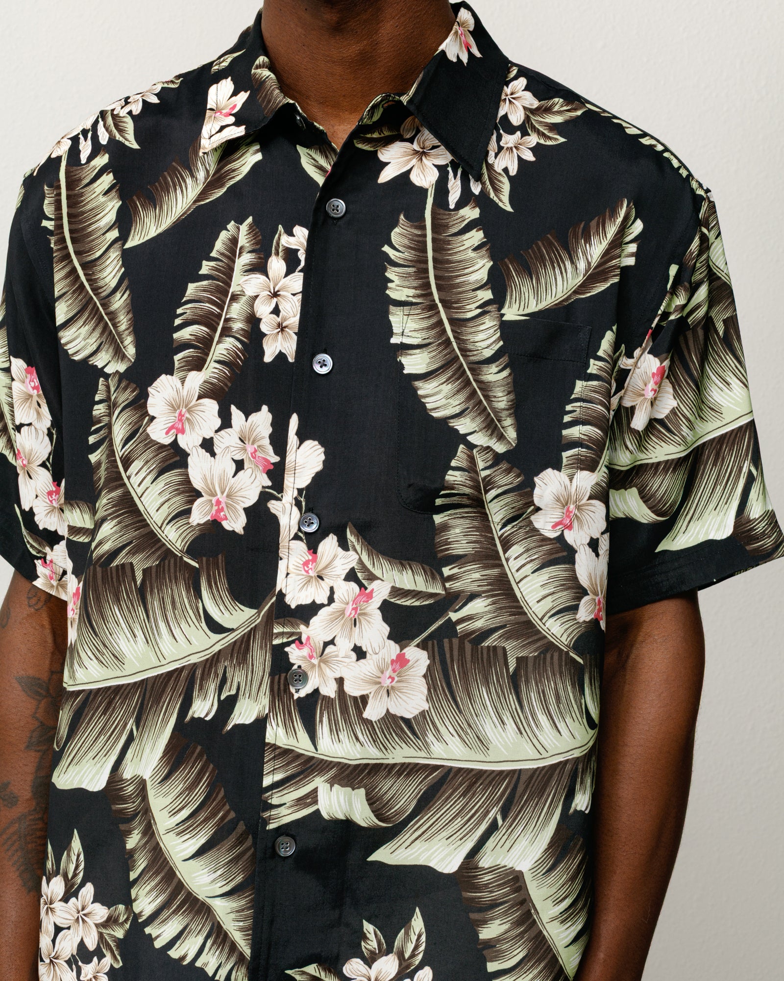 Hawaiian Floral Ss Shirt Unisex Short Sleeve In Black