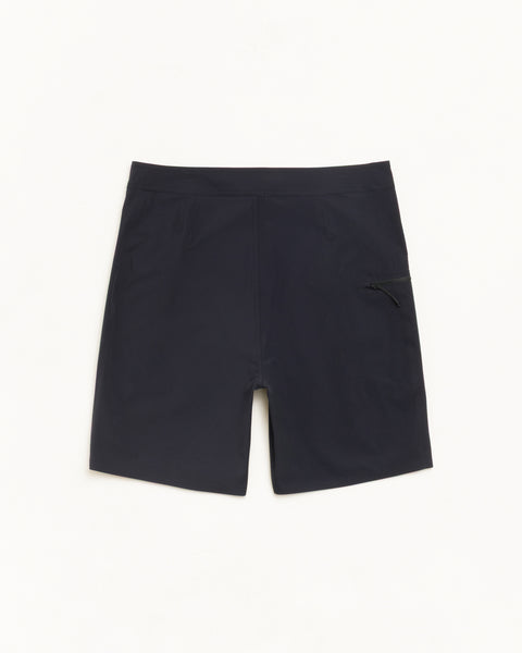 Boardshort Peak Board Short en nylon stretch noir avec poche latérale zippée; coupe unisexe.