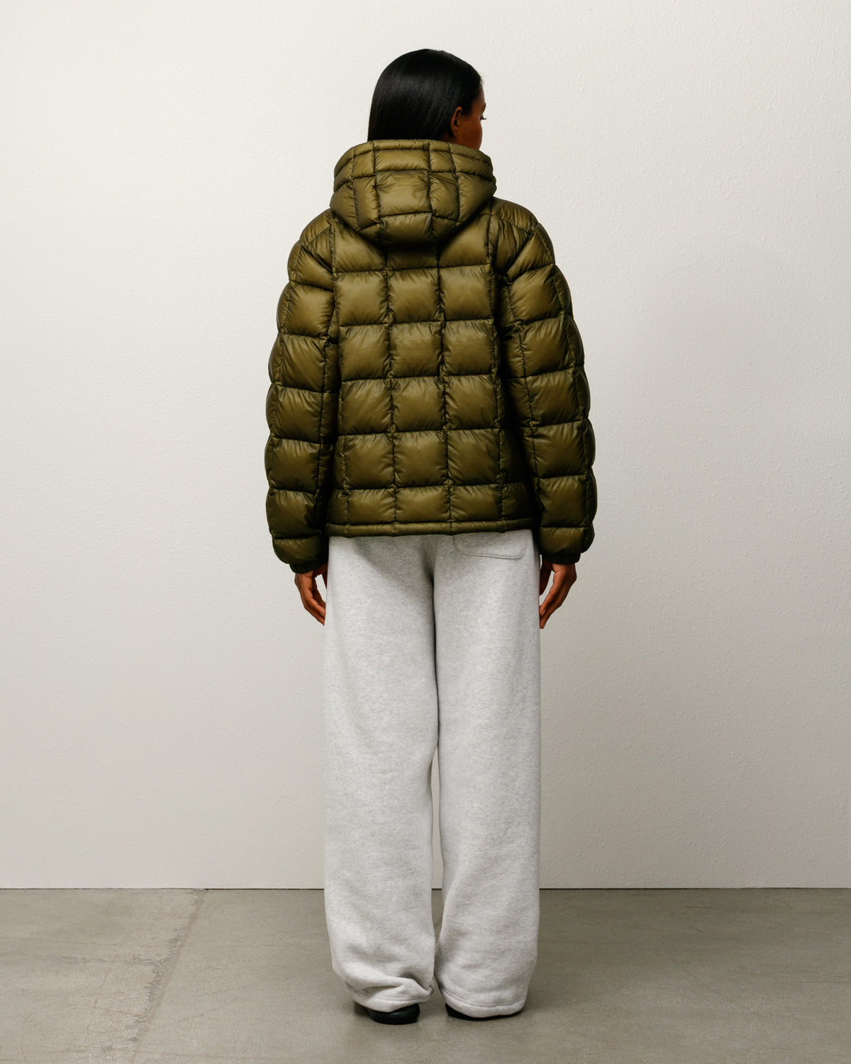 Midweight Hooded Puffer Unisex Long Sleeve In Olive