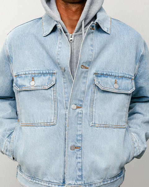 Denim Trucker Unisex-Langarmjacke Oberbekleidung in der Farbe Light Wash Indigo