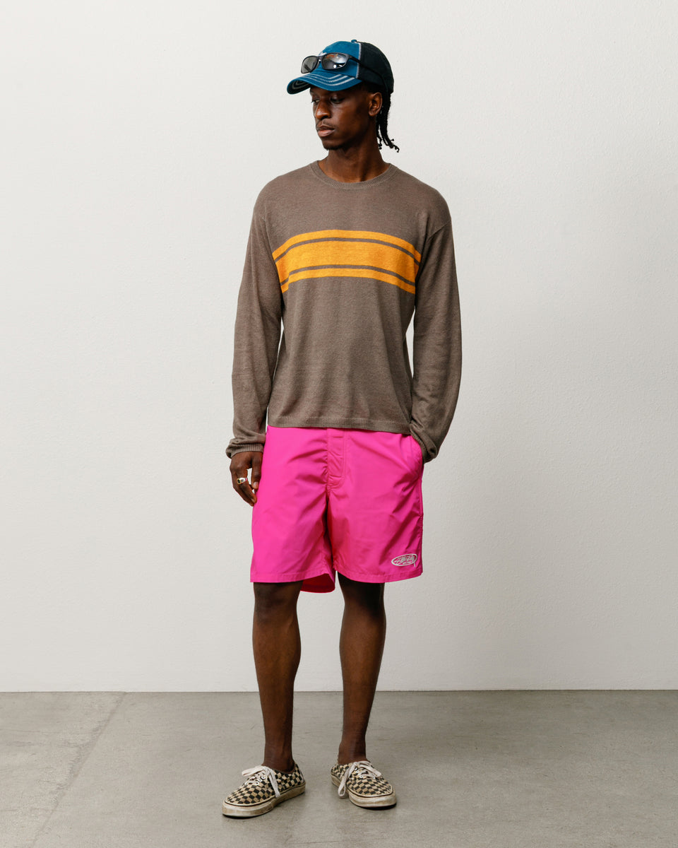 Pull léger à rayures dans le coloris Marron