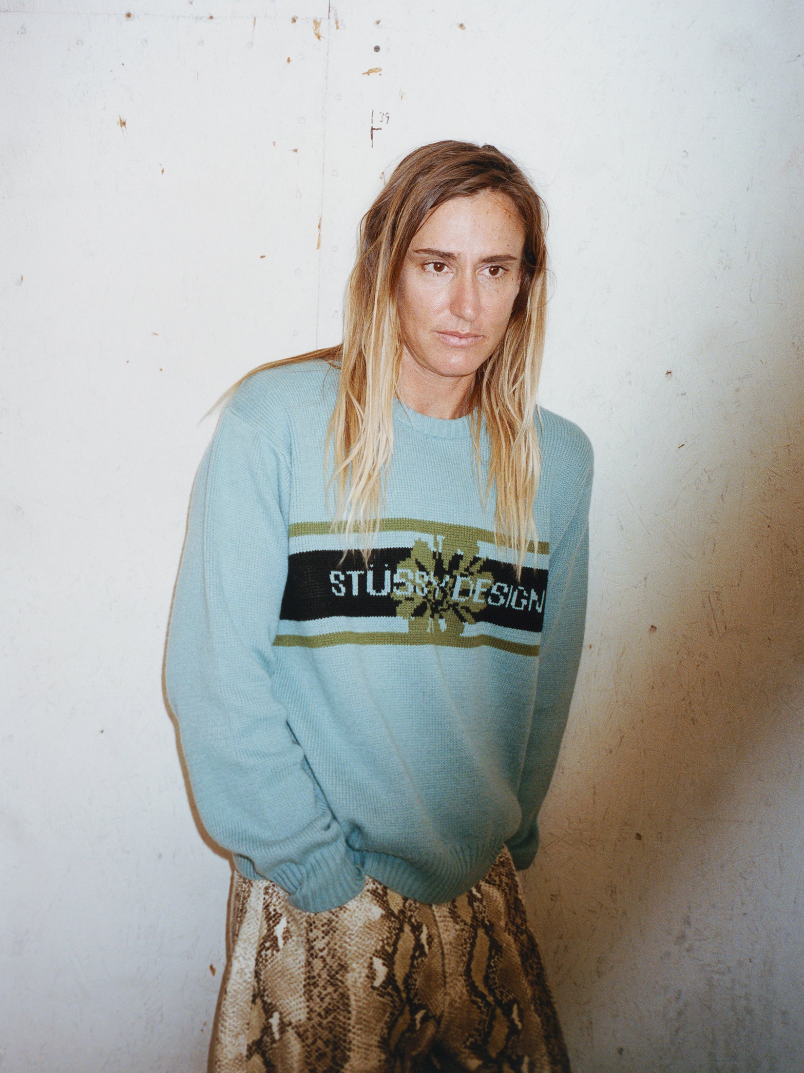 STUDIOS ストゥディオズ　トップス　バイカラー Striped Hibiscus Sweater - Dusty Blue | Tops & Knits | Stüssy Europe