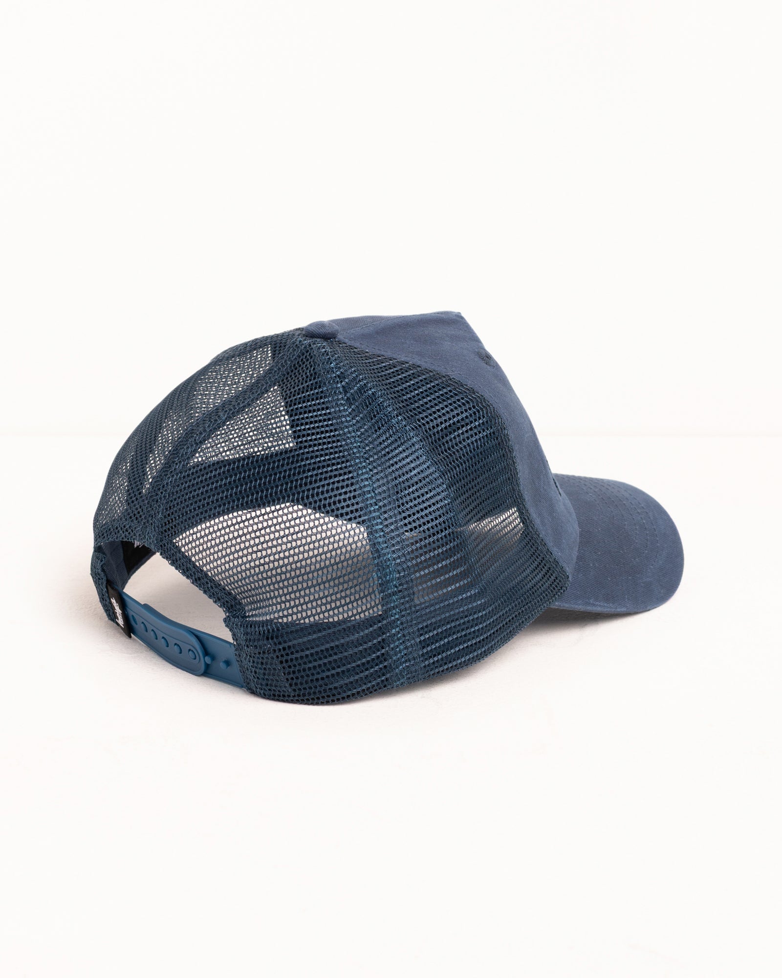 Waxed Cursive Stitch Snapback Trucker – Navy | Headwear | Stüssy