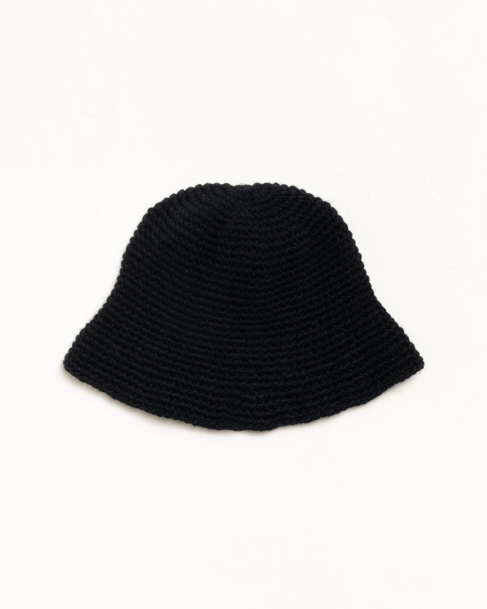 Swirly S Knit Bucket Hat Accessories - In Black