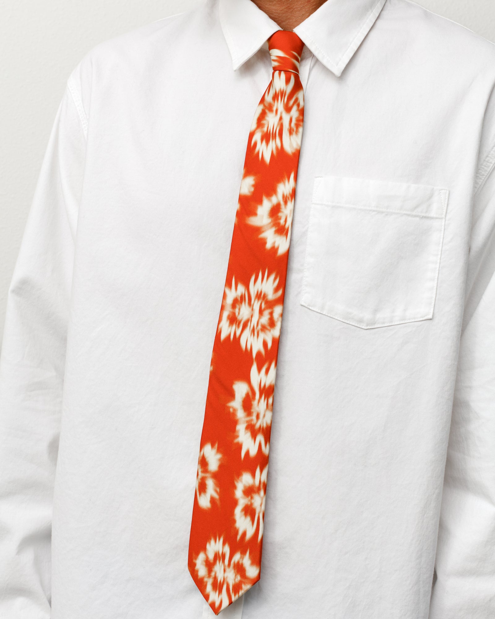 MOTION FLOWER TIE