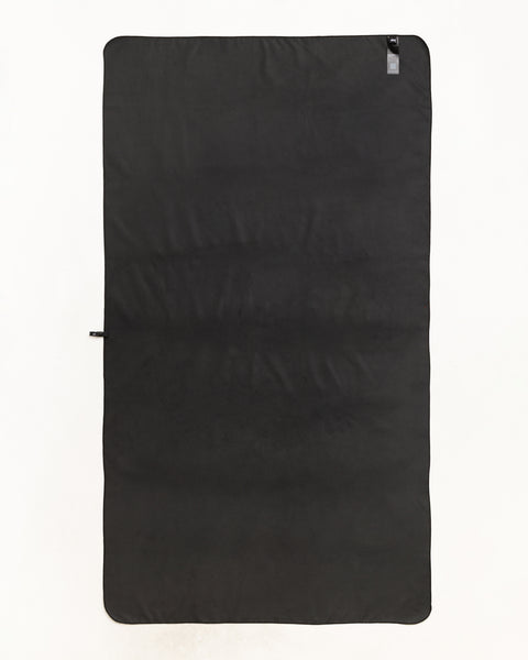 Dot Speed Dry Towel Unisex In Black/white