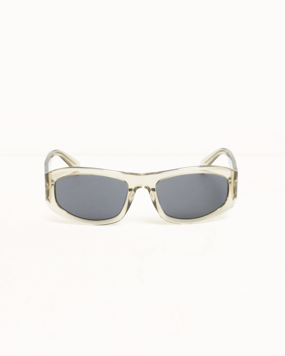 Landon Sunglasses Accessories In Champagne/black Lens