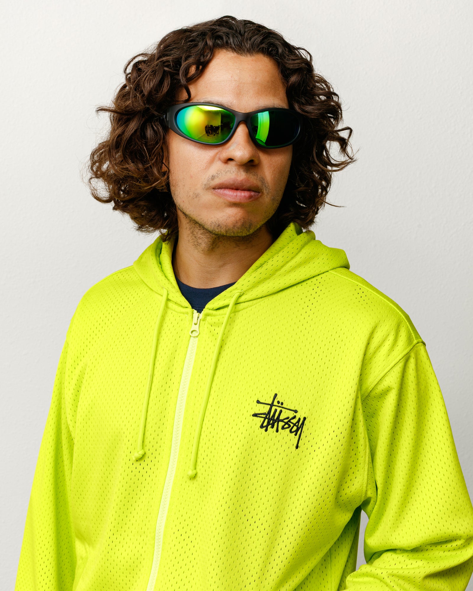 Adrian Sunglasses Unisex In Frost Grey/green Mirror Lens