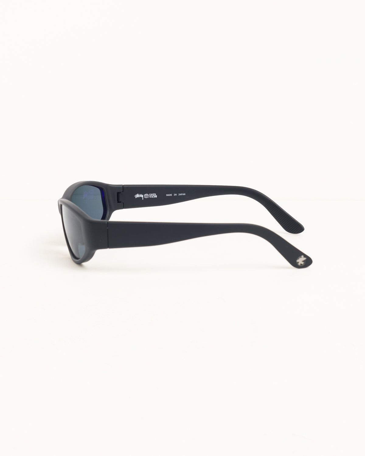 Leslie Sunglasses Unisex In Matte Black/black